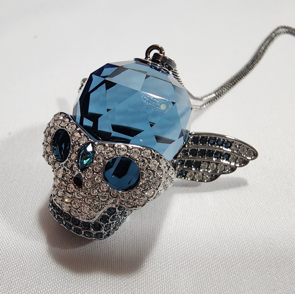 Swarovski Crystal Passenger Skull Pendant Sapphire blue Necklace